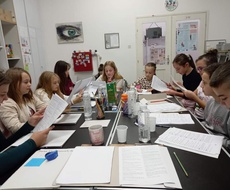 Sutra PREMIJERA NOVE PREDSTAVE mlađe grupe Dramskog studija CEКOS-a