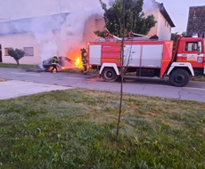 U APATINU IZGOREO JOŠ JEDAN PARKIRANI AUDI