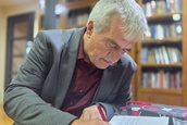 U apatinskoj biblioteci predstavljena zbirka pesama Gorana Dozeta