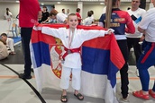 Srebro za Apatinca Tadiju Padežanina na evropskom  takmičenju u Budimpešti Proteklog vikenda, u Budimpešti je održan Evropski KUP “Hungary Open”, na kom je mladi karatista Tadija Padežanin iz Apatina, inače član KK “Crni Panter”, osvojio visoko drugo
