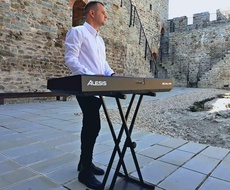 ILIJA ILIĆ OBJAVIO NOVU PESMU "MIRIŠE GRAD"