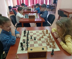 ŠK „Velemajstor“ Apatin organizuje letnju školu šaha