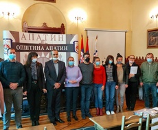 URUČENI UGOVORI NA OSNOVU JAVNOG POZIVA OPŠTINE APATIN I NSZ