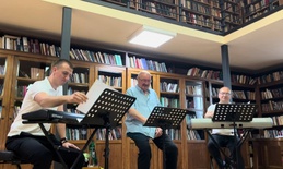 Poetsko – muzičko dejstvo “Nama svejedno je” dobilo svoj nastavak, u utorak pred apatinskom publikom
