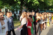 Sutra tradicionalni defile apatinskih maturanata