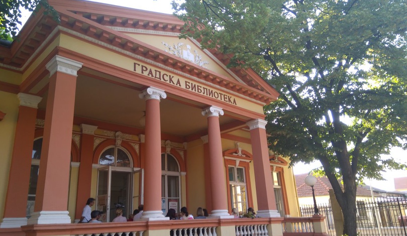 18856