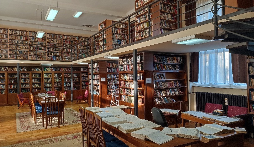 18944