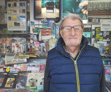 PRIČE IZ KOMŠILUKA: Četiri decenije listanja dnevne štampe sa Crnogorcem