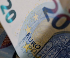 Počela ISPLATA DODATNIH 20 EVRA pomoći od države