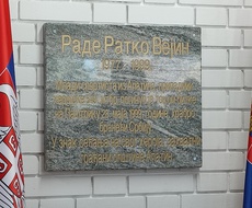 U Apatinu otkrivena SPOMEN PLOČA Radetu Ratku Vejinu