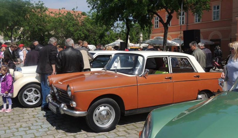 19478