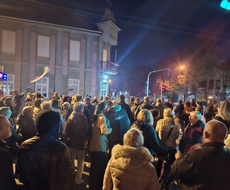 Apatinci protesnom šetnjom podržali Dijanu Hrka