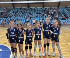 Dve zlatne i dve bronzane medalje za odbojkašice iz Apatina na turniru u mini odbojci u Bačkoj Palanci