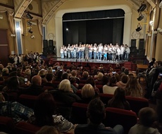 Novogodišnji koncert OMŠ „Stevan Hristić“ oduševio apatinsku publiku